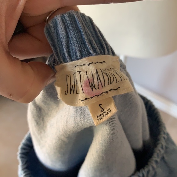 Sweet Wanderer Women’s Denim Raw Fringe Hem Off the Shoulder Top - Picture 5 of 6